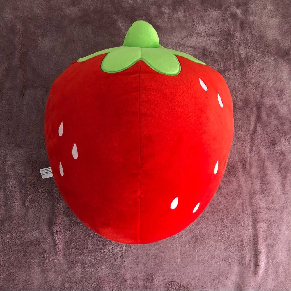 Smoko Strawberry Squishmallow - Picture 2 of 5